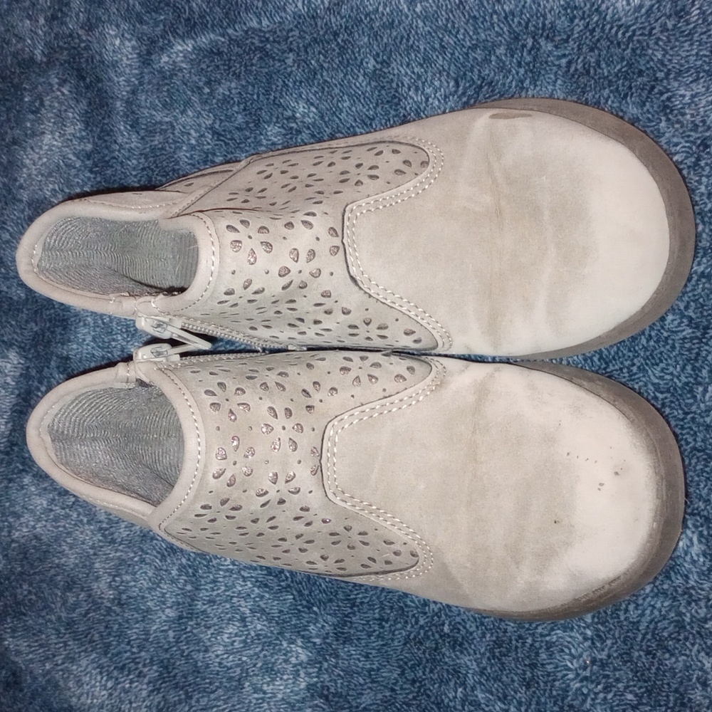 Girls OshKosh Booties Size 10